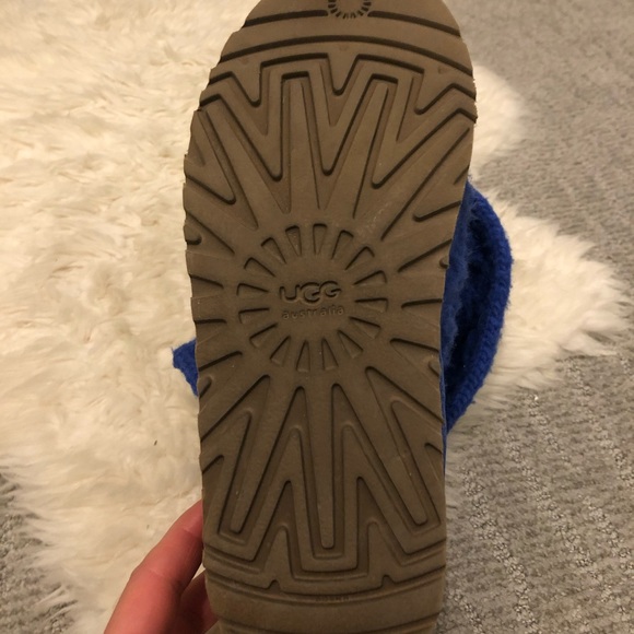 Uggs with buttons tall or fold over sweater look - Picture 3 of 3